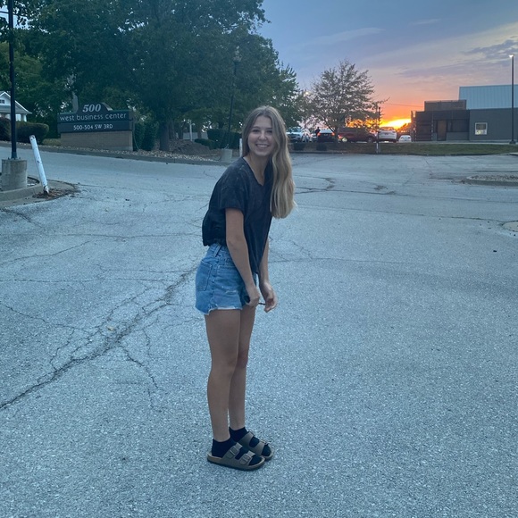 Meet your Posher, Addison - Picture 1 of 1